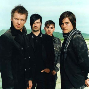Jared Leto con su banda "30 Seconds to Mars"