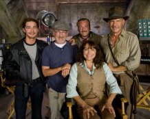 Spielberg y parte del elenco de "Indiana Jones y el Reino de la Calavera de Cristal". El director asegura que hay intenciones de hacer una quinta película sobre el famoso aventurero.