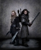 La imagen de portada son los enanos son Fili y Kili, interpretados por Dean O'Gorman y Aidan Turner respectivamente.